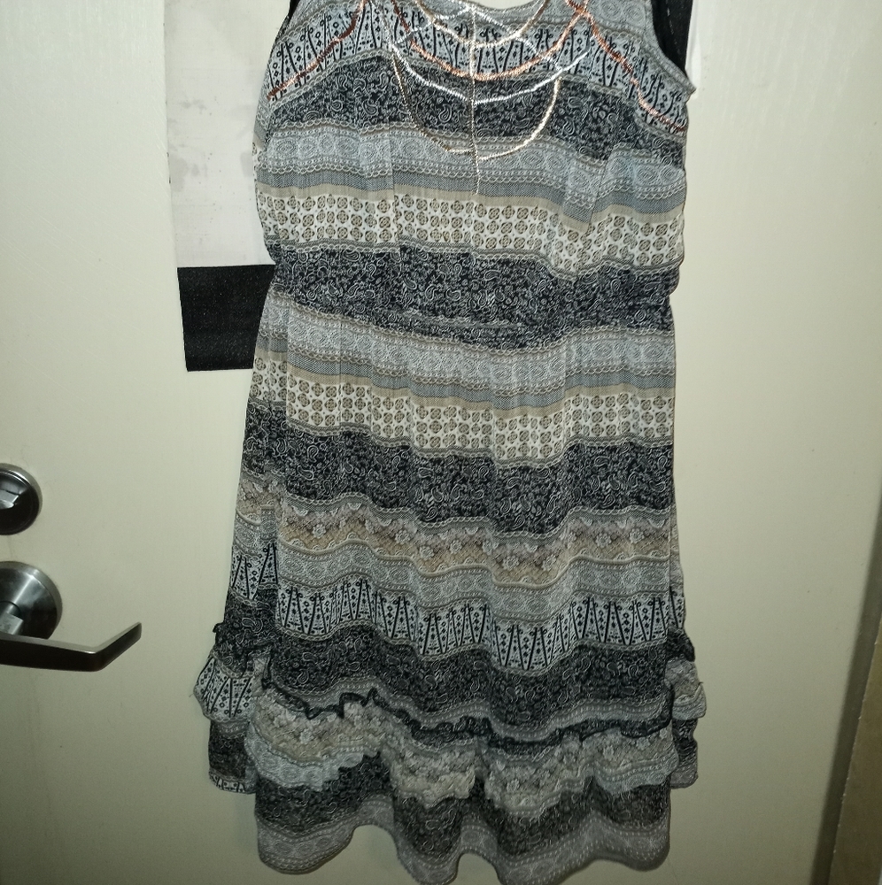 Dress - Picture 2 of 2